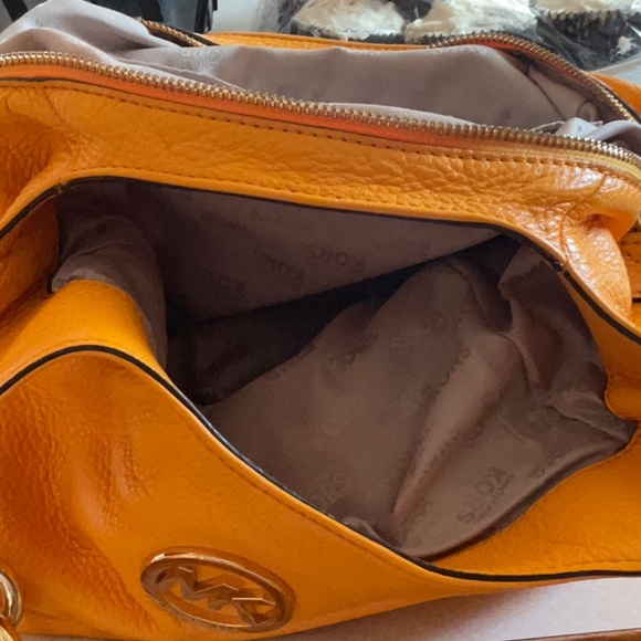 A Micheal Kors Hobo Purse - Picture 4 of 5